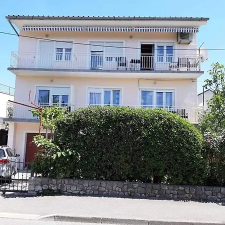 Apartmani Ernesta Selce Zewnętrze zdjęcie